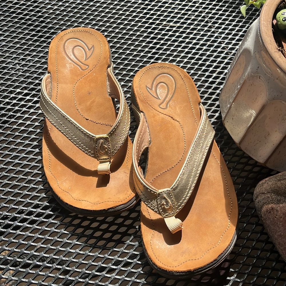 Olukai Kumu Gold Leather Flip Flop View 3